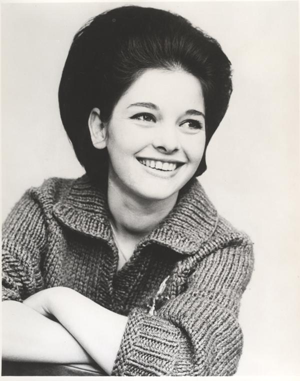 Lesley Dincan  '60