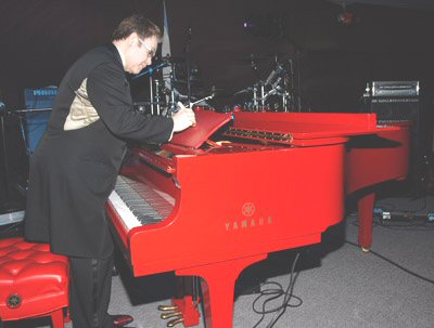 Elton John - Red Piano